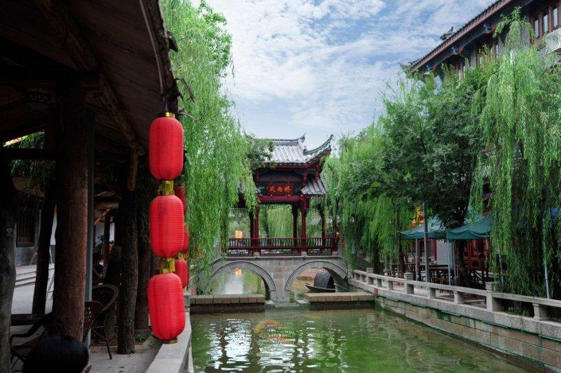 探索知识的乐园-女子丢35万手镯2地铁警接力找回,警方是如何给其找回的?